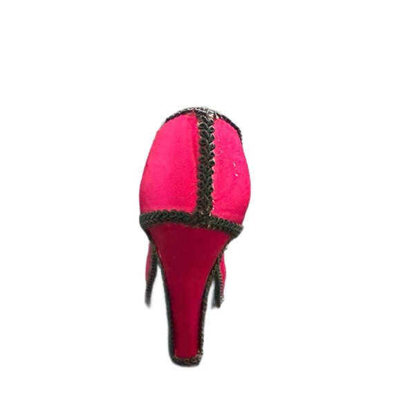 NEW
Jewelry Storage Rack, Dress Shoe Model Jewelry Holder.  Holds 8 ring…
0139 - Picture 3 of 4